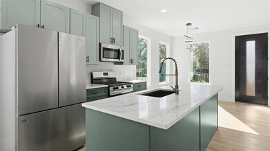 1313 Knight St in Houston, TX - Building Photo - Building Photo