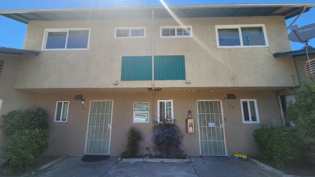 541-553 Admiral Callaghan Ln in Vallejo, CA - Building Photo - Building Photo