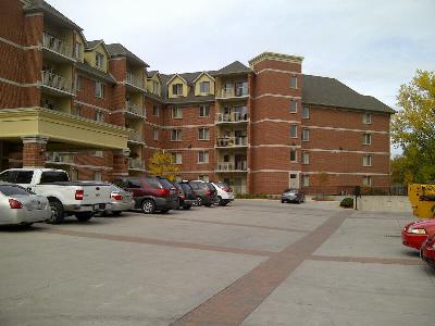 The Bellagio in Niagara Falls, ON - Building Photo