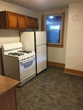 578 Broadway, Unit #3 in Pitcairn, PA - Building Photo - Building Photo