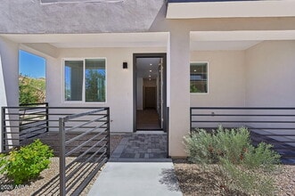 2125 E Voltaire Ave in Phoenix, AZ - Building Photo - Building Photo