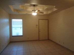 3006 E Stewart St-Unit -4 in Laredo, TX - Building Photo - Building Photo