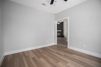 1406 Kent Way in Friendswood, TX - Building Photo - Building Photo