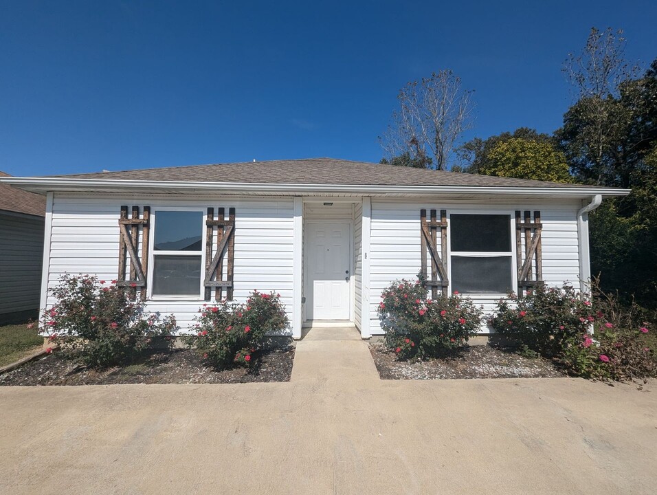 80 Gabriel Way in Sulphur Rock, AR - Building Photo