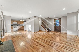 5753 S Lansing Ct in Englewood, CO - Foto de edificio - Building Photo
