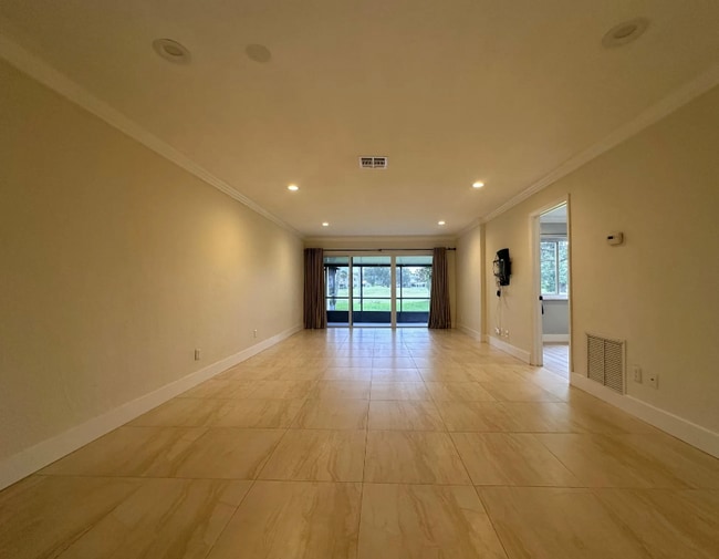 9638 Oakburst Ln in Tamarac, FL - Building Photo - Building Photo