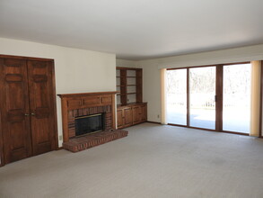 1720 W Bradford Dr, Unit Mequon Concord Place Cond in Mequon, WI - Building Photo - Building Photo