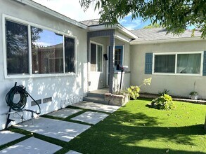 6660 Aura Ave in Los Angeles, CA - Building Photo - Building Photo