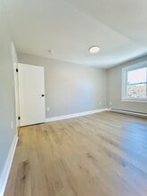 2-2 Walnut St, Unit #2 in Middletown, CT - Foto de edificio - Building Photo