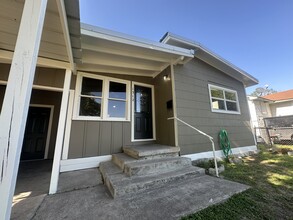1312 E Mesquite Ln in Victoria, TX - Foto de edificio - Building Photo