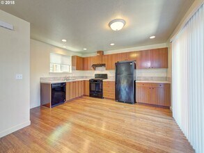 6679 NE 13th Ave in Portland, OR - Building Photo - Building Photo