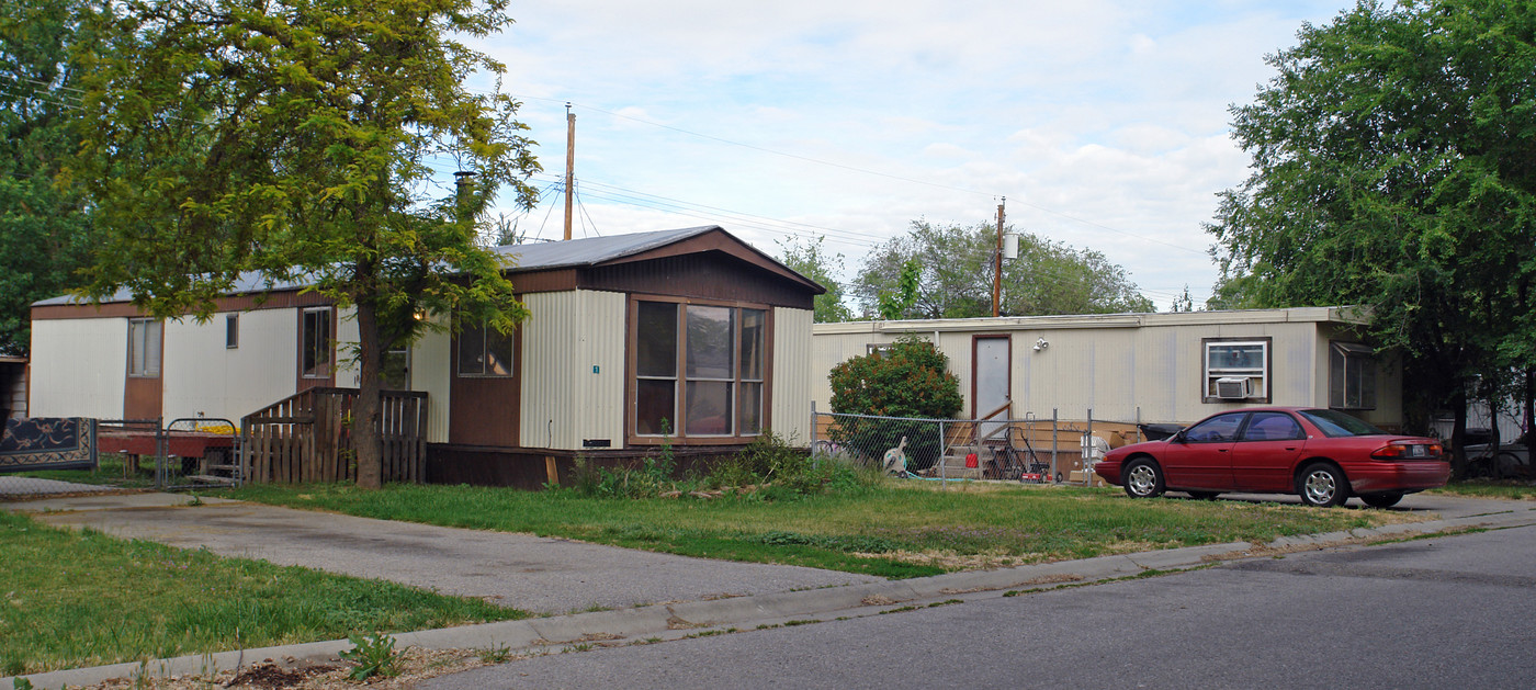 Parkway Mobile Estates in Garden City, ID - Building Photo