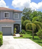 8706 NW 38th Dr in Coral Springs, FL - Building Photo