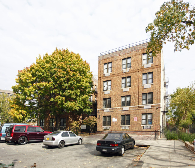 Fountain Place in New Rochelle, NY - Foto de edificio - Building Photo