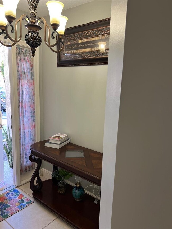 1602 Lakeview Dr W in Royal Palm Beach, FL - Building Photo - Building Photo