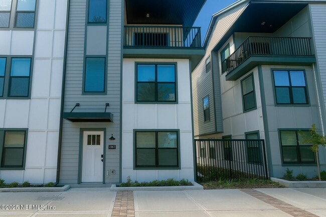 property at 1063 Farwell St