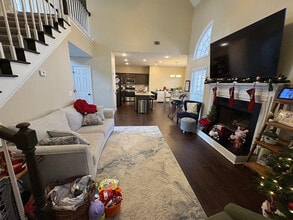 Room in House on Mountain Oaks Pkwy in Stone Mountain, GA - Foto de edificio - Building Photo