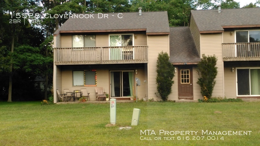 15528 Clovernook Dr-Unit -C in Grand Haven, MI - Building Photo