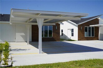 2113 E San Andrea St in Edinburg, TX - Building Photo - Building Photo