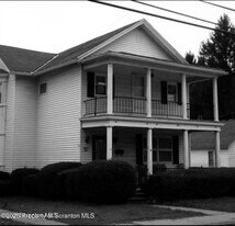 89 Belmont St in Carbondale, PA - Building Photo