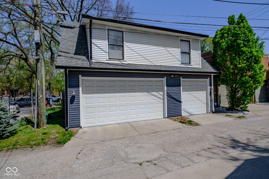 219 E 11th St in Indianapolis, IN - Building Photo