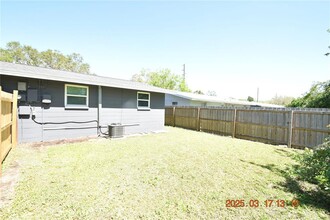 10638 101st Ave in Seminole, FL - Building Photo - Building Photo