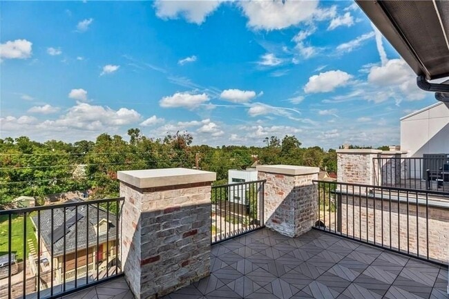 1312 Tinnin Ford Rd in Austin, TX - Building Photo - Building Photo