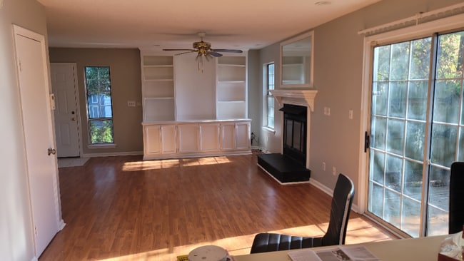 282 Ferdinand Cir in Virginia Beach, VA - Building Photo - Building Photo