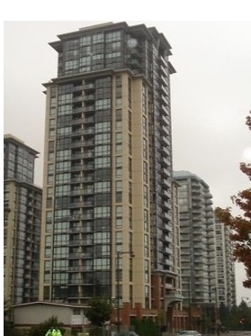 City Pointe Towers in Surrey, BC - Building Photo