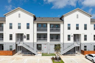 Alta Sergeant in Conroe, TX - Building Photo - Building Photo