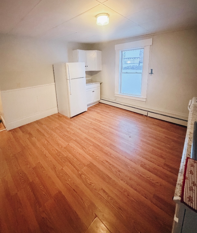 24 Main St, Unit 5 in Island Pond, VT - Building Photo - Building Photo