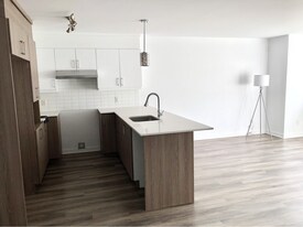 1165 Du Grand-Pic Rue in Laval, QC - Building Photo