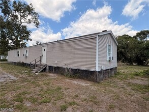 8409 Grady Dr in North Fort Myers, FL - Building Photo - Building Photo