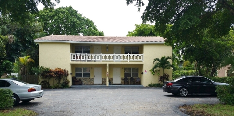 11660 NW 45th St in Coral Springs, FL - Foto de edificio