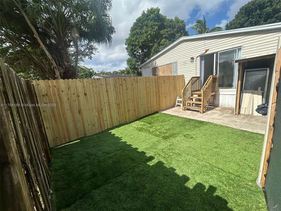 10467 S 228th Ln-Unit -B in Boca Raton, FL - Foto de edificio