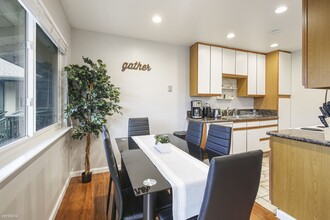 2025 California St-Unit -Apt 39A in Mountain View, CA - Building Photo - Building Photo
