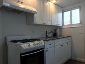 16 High St in Port Washington, NY - Building Photo - Building Photo