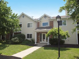 Fox Chase South in Newport, KY - Building Photo