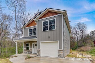 95 John Halford Ct in Hendersonville, NC - Building Photo - Building Photo