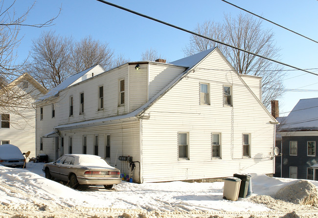 37 Winter St in Gardiner, ME - Building Photo - Building Photo