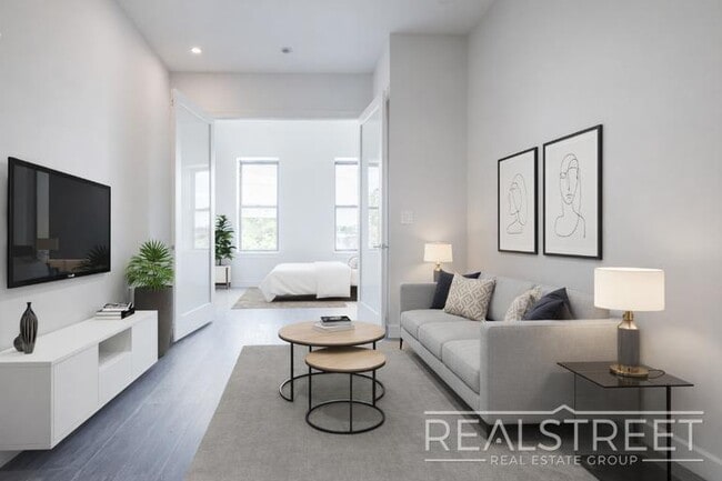 Super Bright 2 BED w LAUNDRY IN-Unit!