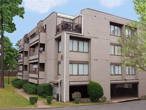 Towers at Cross Lake in Shreveport, LA - Building Photo - Building Photo