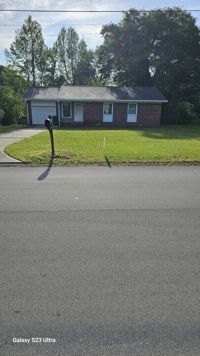 204 Sterling Rd in Jacksonville, NC - Building Photo