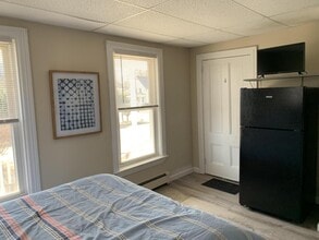 40 Cottage St in Franklin, MA - Building Photo - Building Photo