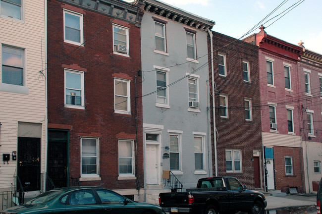 1434 S 5th St in Philadelphia, PA - Foto de edificio - Building Photo