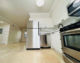 1470 Lincoln Ter in Miami Beach, FL - Foto de edificio - Building Photo