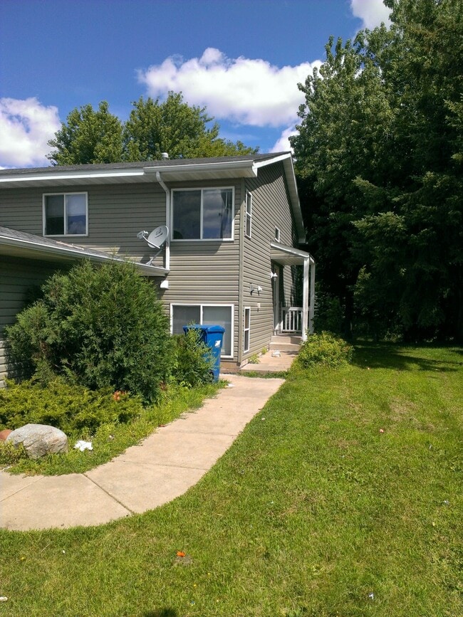 4420 80th Avenue North, Unit 4416 in Minneapolis, MN - Building Photo - Building Photo