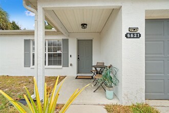 6621 W Robin Ln in Homosassa, FL - Foto de edificio - Building Photo
