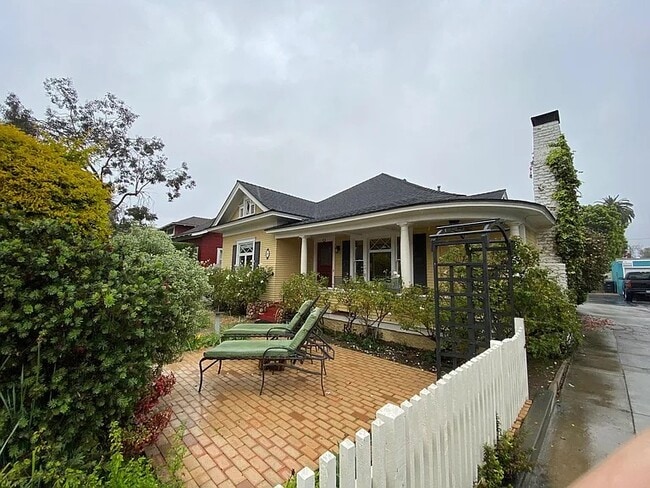 269 N Glassell St in Orange, CA - Foto de edificio - Building Photo