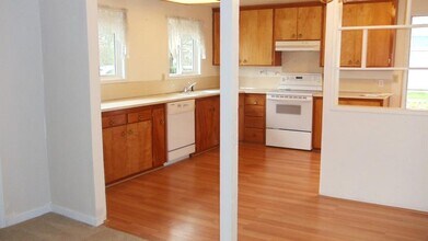 6519 191st St SW in Lynnwood, WA - Foto de edificio - Building Photo